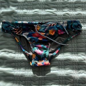Jolyn floral print Andy bottoms. Size medium.